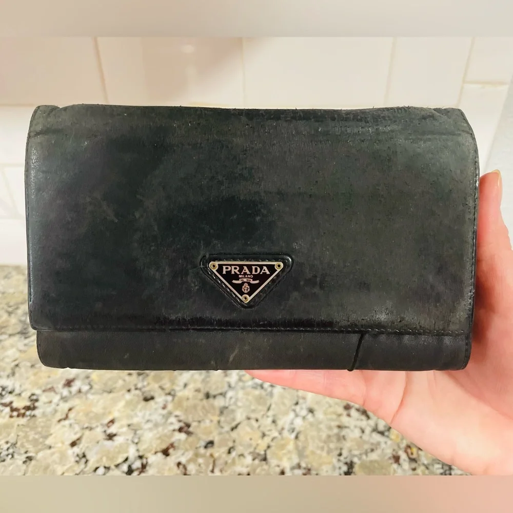 PRADA Black Large Classic Wallet 💯 AUTHENTIC - Picture 2 of 15